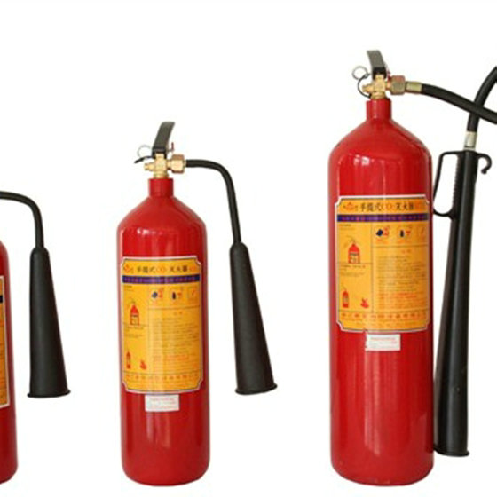 手提式灭火器